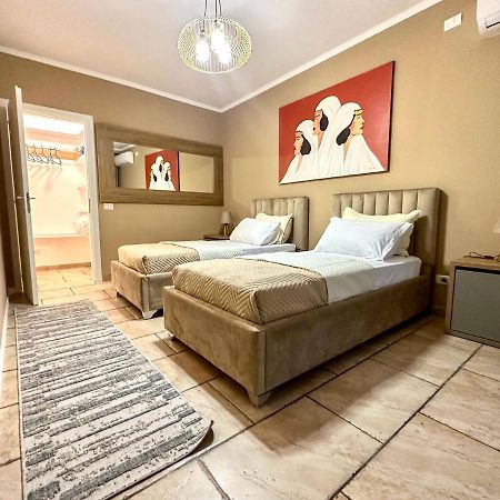 Amos City Center Apartment Tirana Extérieur photo